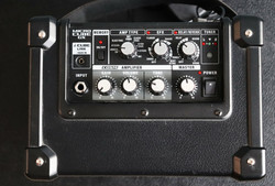 ROLAND Micro Cube GX kitaravahvistin (käytetty)