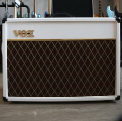 Vox AC15C1 Custom Limited White Bronco + footswitch (used)