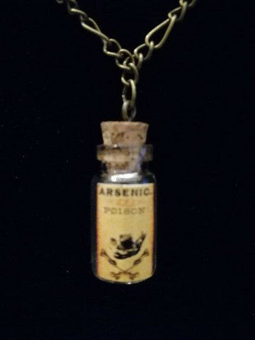Pullokaulakoru Arsenic