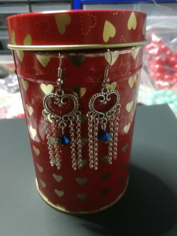 Heart earrings with chain