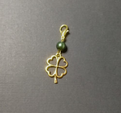Four leaf clover collar charm