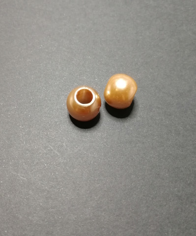 Plastic gold lock bead