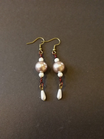 Pearl beads earrings
