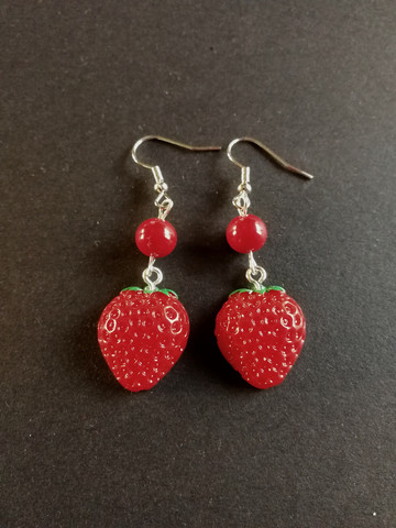 Strawberry earrings with red beads