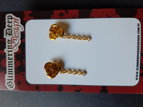 Stud earring golden rose