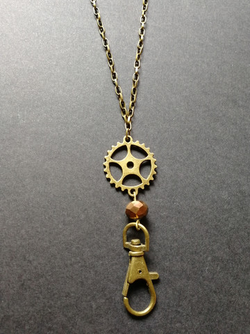 Steampunk key chain with bronze colour bead