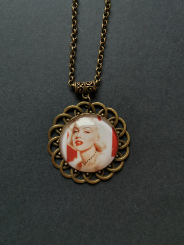 Kaulakoru Marilyn
