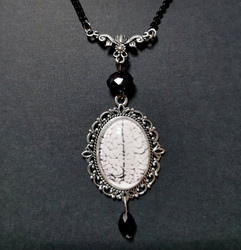 Brain necklace