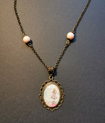 Necklace with Alice and pink beads
