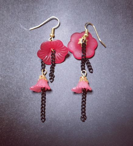 Umbella line red earrings