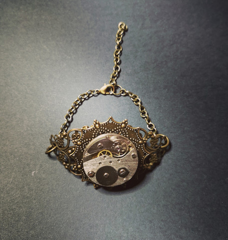 Rannekoru steampunk kellonkoneisto