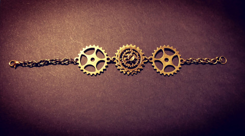 Steampunk gears bracelet