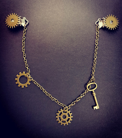 Steampunk jewelry for clothes