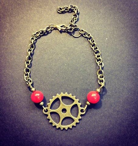 Steampunk gears bracelet with red beads