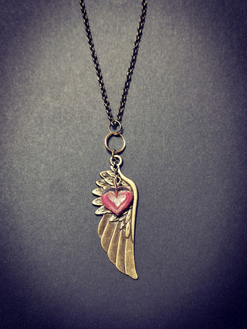 Wing and heart necklace