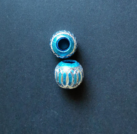Locs beads turquoise with silver pattern