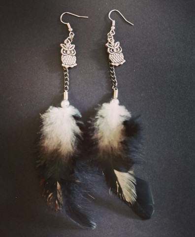 Feather earrings with owl