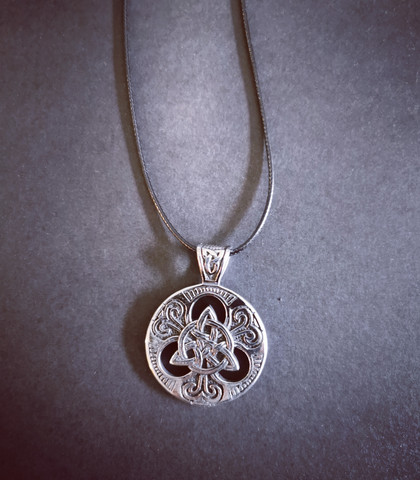 Round celtic knot necklace