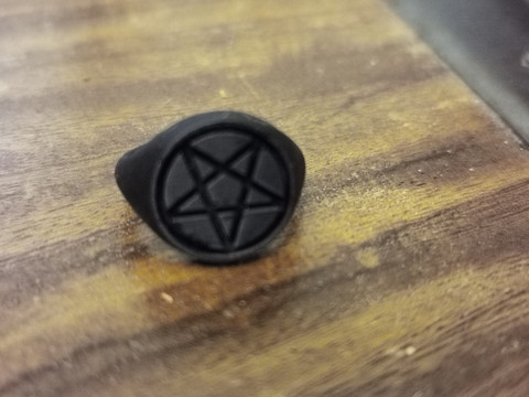 Black resin ring inlaid pentagram