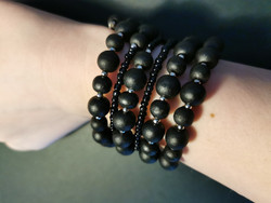 Memory wire bracelet with black wood beads