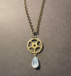 Gear necklace with bright drop