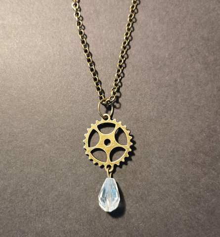 Gear necklace with bright drop