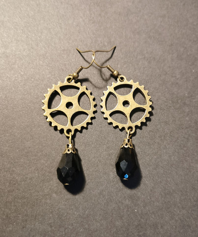 Gear earrings with black drop