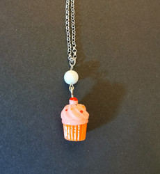 Muffin necklace