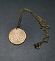 Triskelion kaulakoru