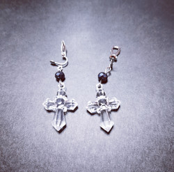Cross clip earrings