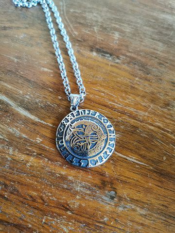 Lohikäärme kaulakoru