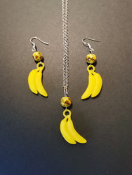 Bananas necklace