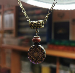 Black and gold flower necklace