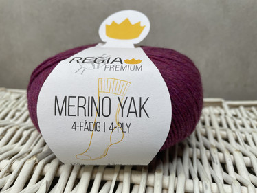 Regia Premium Merino Yak, väri 7517  Rasberry meliert