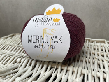 Regia Premium Merino Yak, väri 7508 Plum
