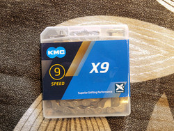 KMC X9 SILVER/GREY 1/2X11/128