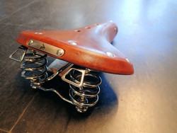 LEATHER SADDLE BROWN CHROMED SPRINGS