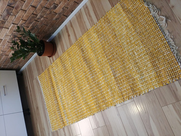 Keltainen matto
