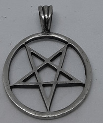 Pentagram ympyrällä, keskikoko n.4cm