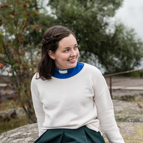 Blue collared shirt, 3/4 sleeves