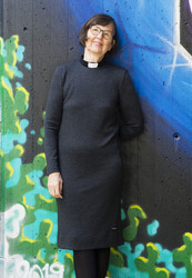 Fitted merino wool dress with a tab collar