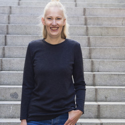 Merino wool sweater without a tab collar