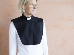 Sininen virkapaidan edusta