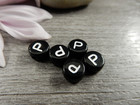 Kirjainhelmi P, 7mm, musta, 1kpl