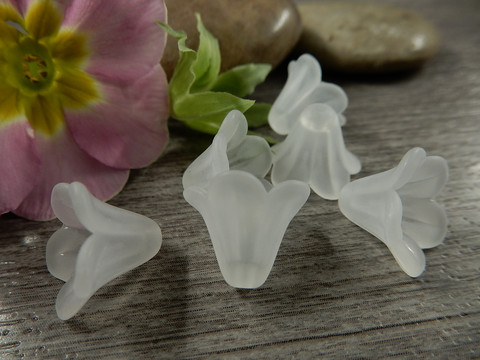 Akryylihelmi kukka, 10x13mm, valkoinen, 10kpl