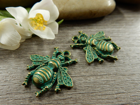 Ampiainenriipus, 20x20mm, patinapronssi, 1kpl