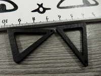 Puuriipus kolmio, 32x25mm, musta, 1kpl