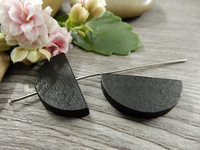 Puoliympyrä puuhelmi, 25x13mm, musta, 1kpl
