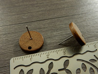 Korvakorutappi ympyrä+lukko, 15x0.7mm,  rst puu, 1pari