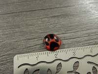 Kapussi tassu, 10mm, punainen-musta, 1kpl